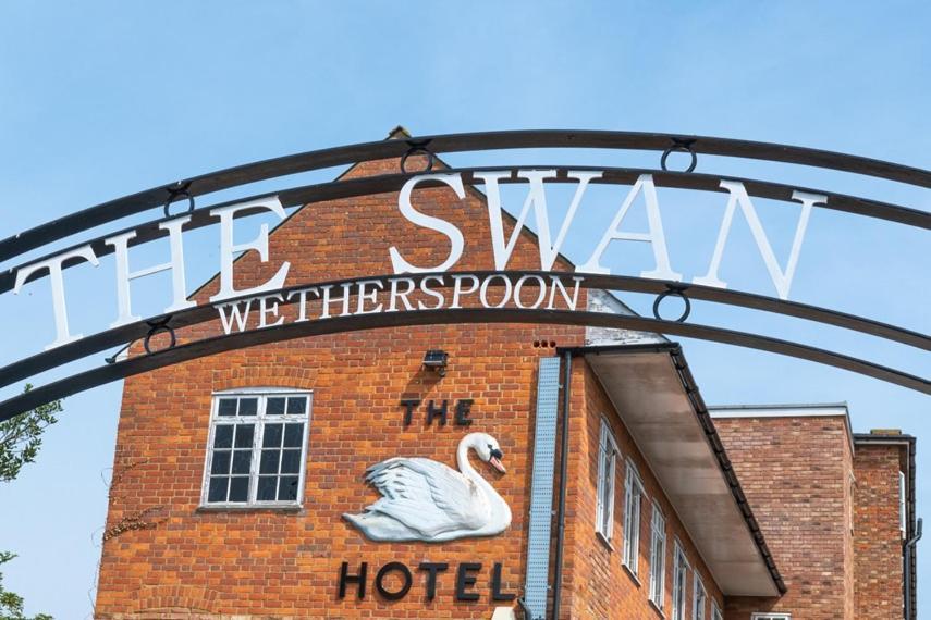 The Swan Hotel Leighton Buzzard Exterior photo