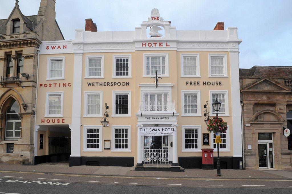 The Swan Hotel Leighton Buzzard Exterior photo